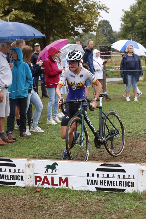 Juline Delcommune à l'arrivée